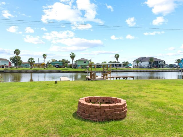 2342 County Road 297, Sargent, TX 77414