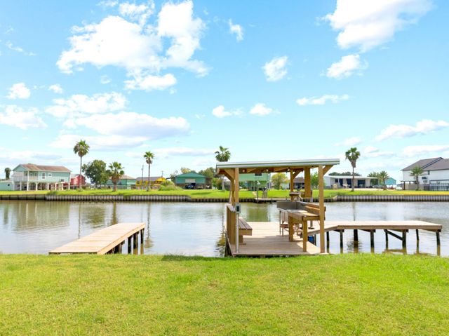 2342 County Road 297, Sargent, TX 77414