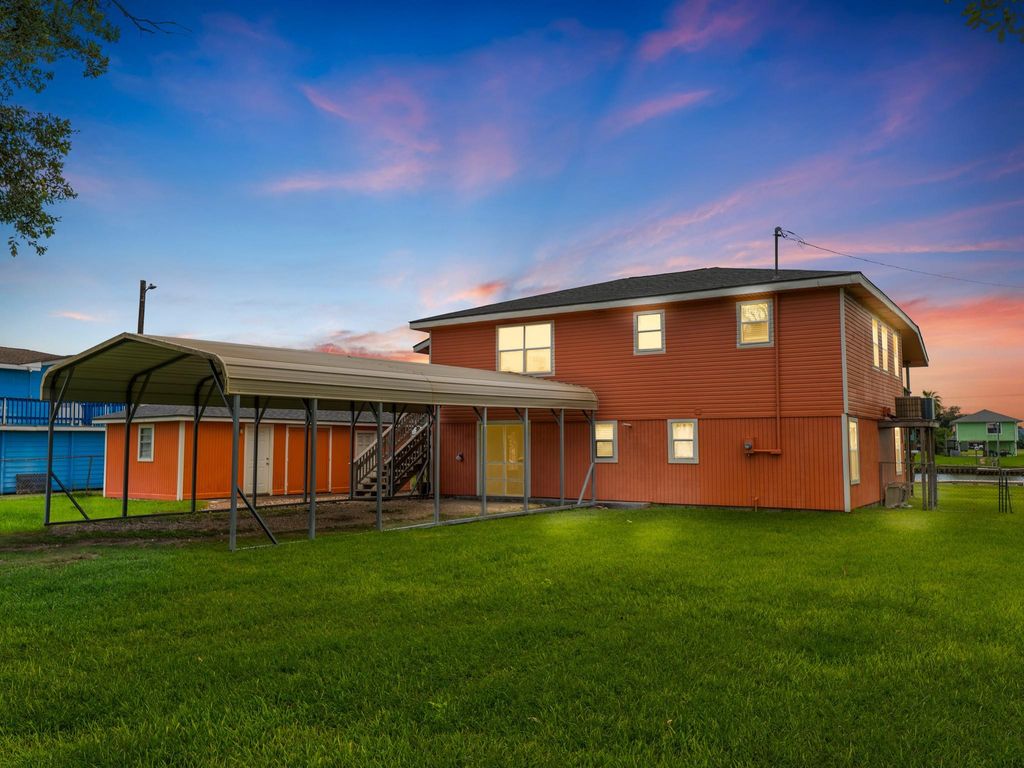 2342 County Road 297, Sargent, TX 77414