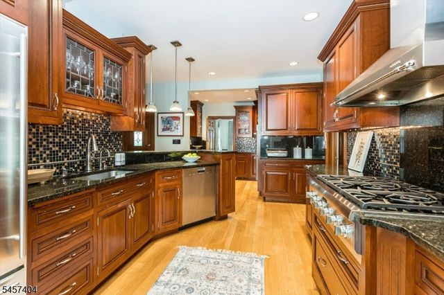 174 Highland Ave, Montclair Twp., NJ 07042