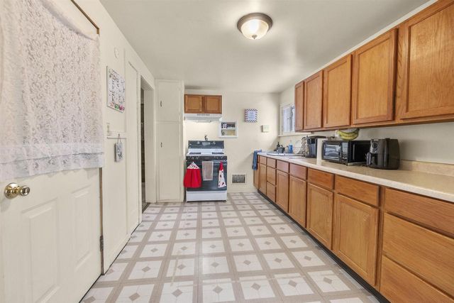 94 E 12TH STREET, Fond Du Lac, WI 54935