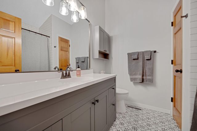 745 Mill Run Circle, Eagan, MN 55123