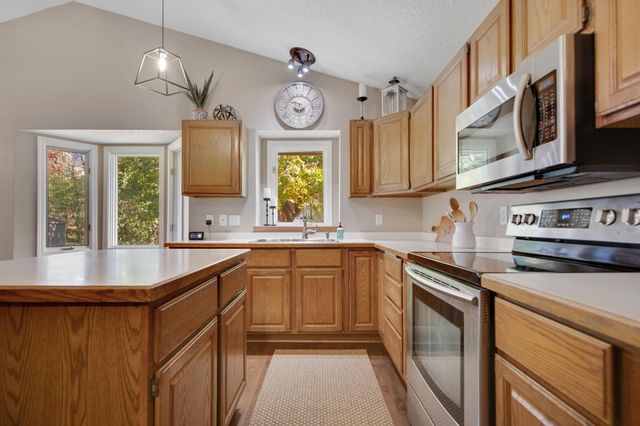 745 Mill Run Circle, Eagan, MN 55123