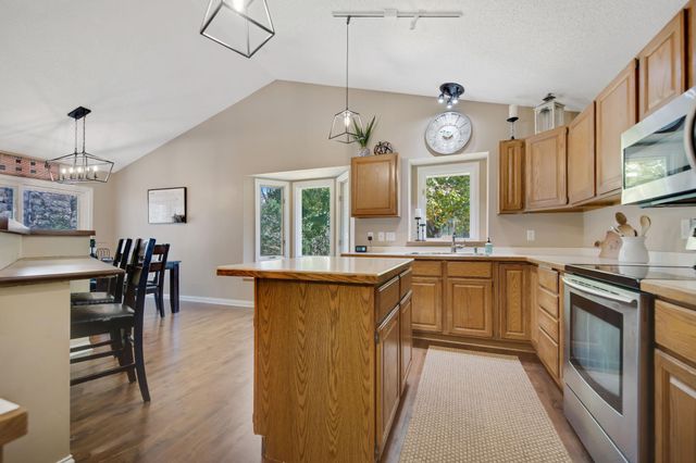 745 Mill Run Circle, Eagan, MN 55123