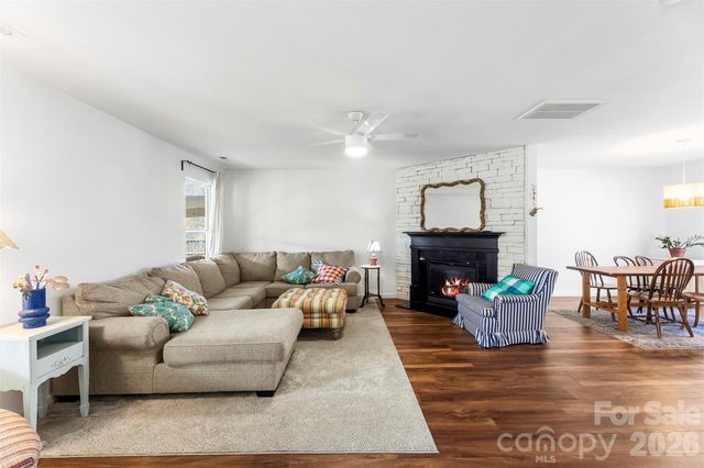 9610 Duxford Lane, Charlotte, NC 28269