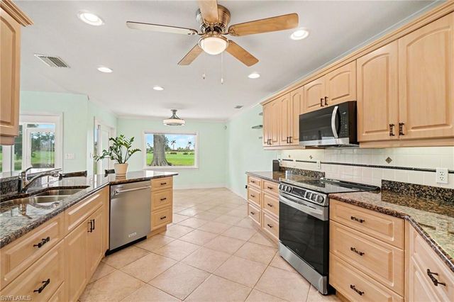 12001 SW Kingsway CIR, Lake Suzy, FL 34269