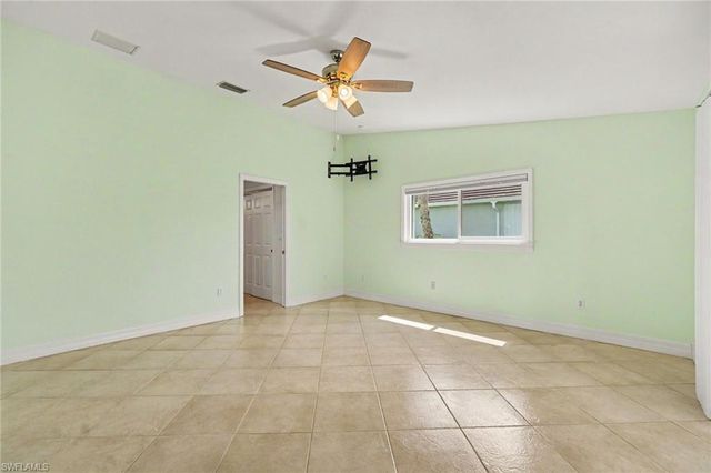 12001 SW Kingsway CIR, Lake Suzy, FL 34269
