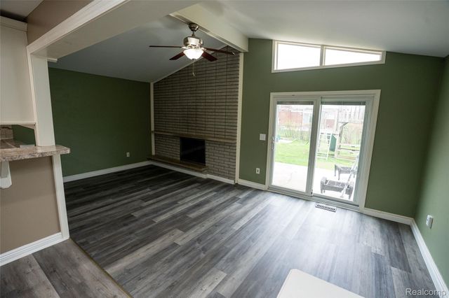 32514 Gainsborough Drive, Warren, MI 48088