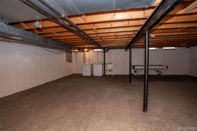 32514 Gainsborough Drive, Warren, MI 48088