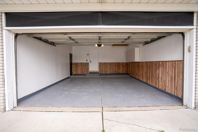 32514 Gainsborough Drive, Warren, MI 48088