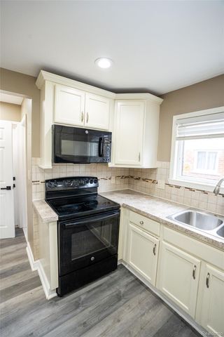 32514 Gainsborough Drive, Warren, MI 48088