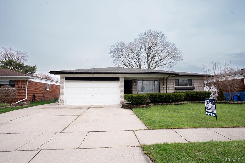 32514 Gainsborough Drive, Warren, MI 48088