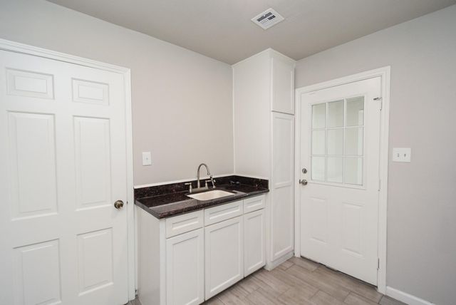 1723 Big Horn Drive, Houston, TX 77090