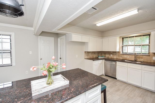 1723 Big Horn Drive, Houston, TX 77090