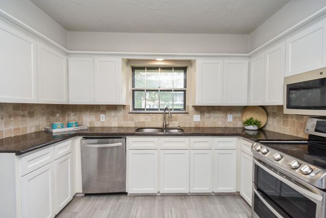 1723 Big Horn Drive, Houston, TX 77090