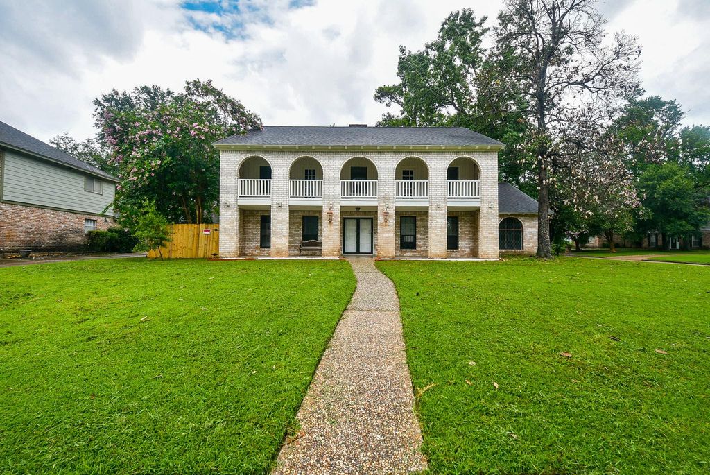 1723 Big Horn Drive, Houston, TX 77090