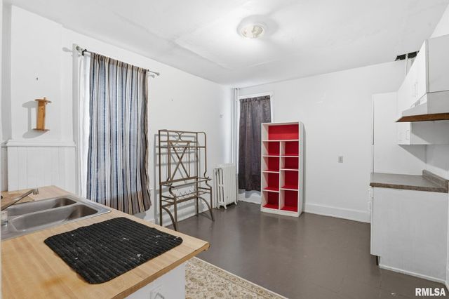 903 17TH Street, Rock Island, IL 61201