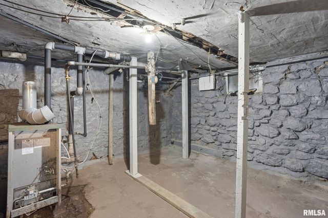 903 17TH Street, Rock Island, IL 61201