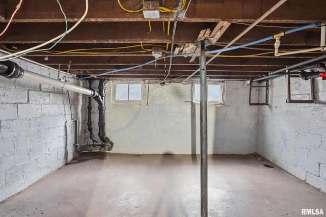 903 17TH Street, Rock Island, IL 61201