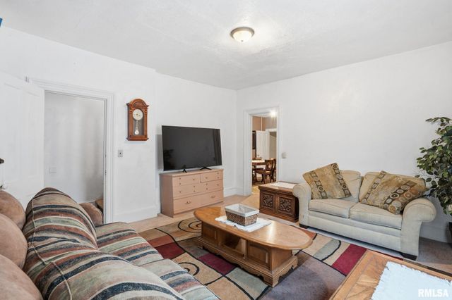 903 17TH Street, Rock Island, IL 61201