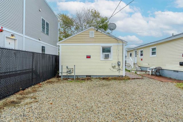 7 Perkins Avenue C, Hampton, NH 03842