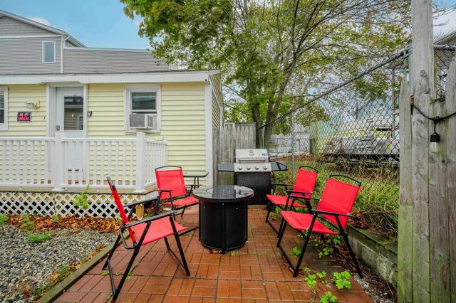 7 Perkins Avenue C, Hampton, NH 03842