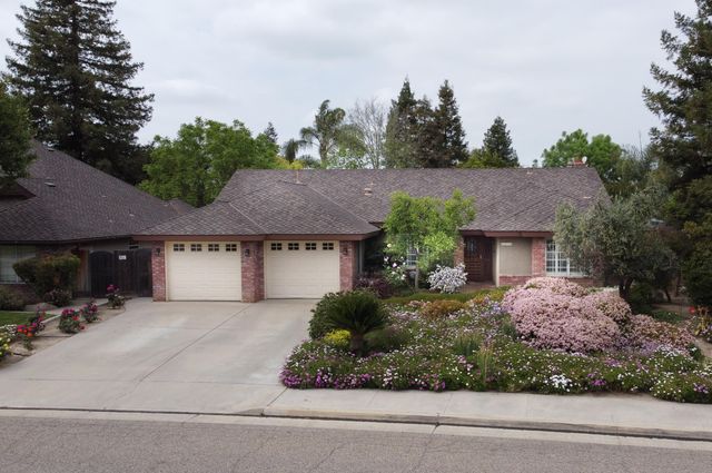 2434 W Kanai Avenue, Porterville, CA 93257