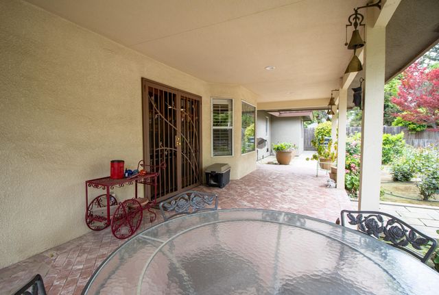 2434 W Kanai Avenue, Porterville, CA 93257