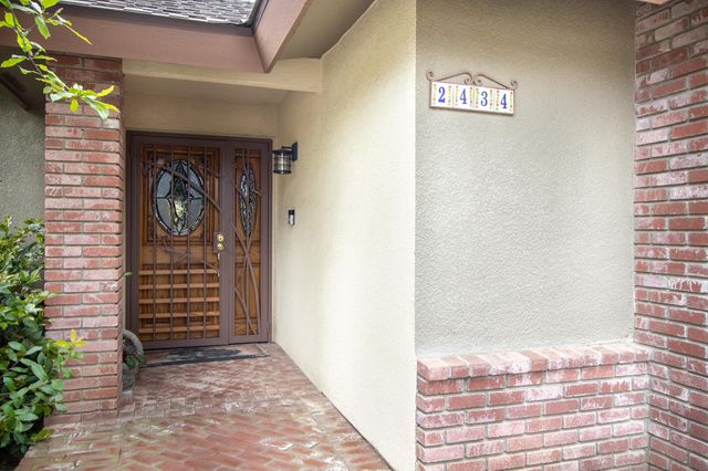 2434 W Kanai Avenue, Porterville, CA 93257