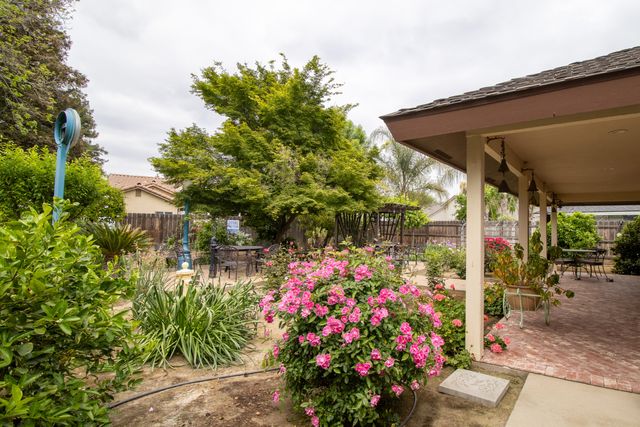 2434 W Kanai Avenue, Porterville, CA 93257