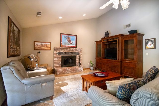 2434 W Kanai Avenue, Porterville, CA 93257