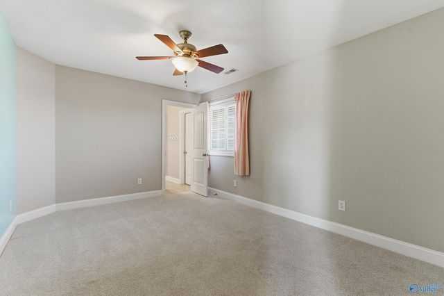 7518 Parktrace Lane SE, Owens Cross Roads, AL 35763