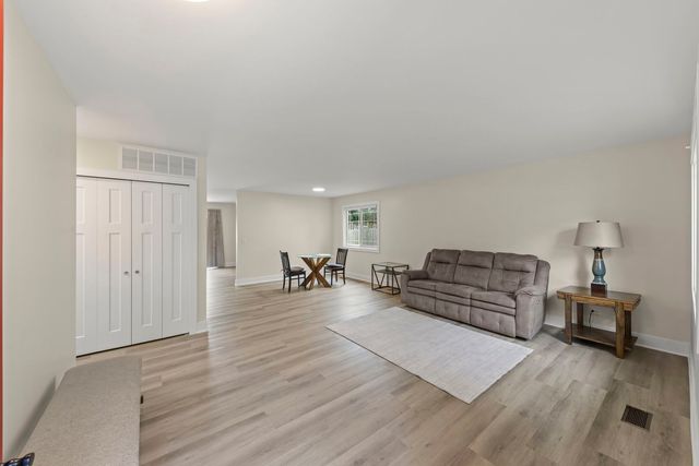 306 Drake Court, Bolingbrook, IL 60490