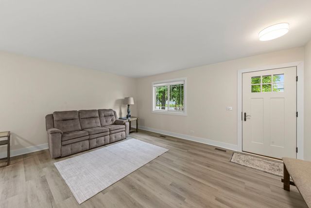 306 Drake Court, Bolingbrook, IL 60490