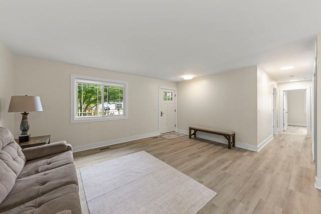 306 Drake Court, Bolingbrook, IL 60490