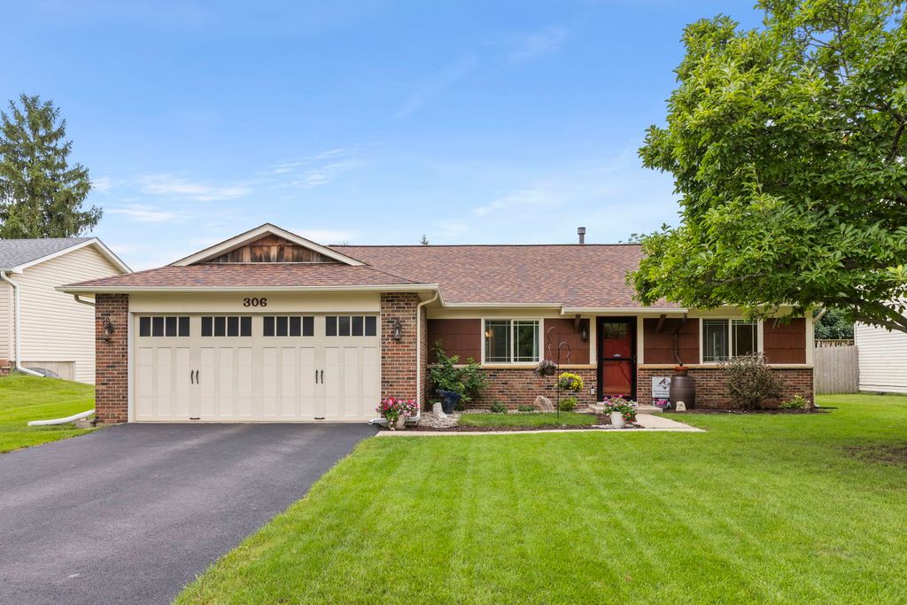 306 Drake Court, Bolingbrook, IL 60490