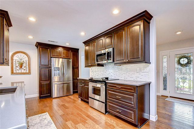 20 FERNBROOK ROAD, Oldsmar, FL 34677