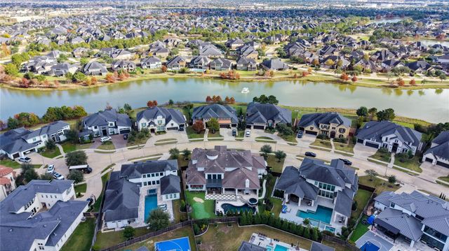 27914 Starlight Harbor Lane, Fulshear, TX 77441