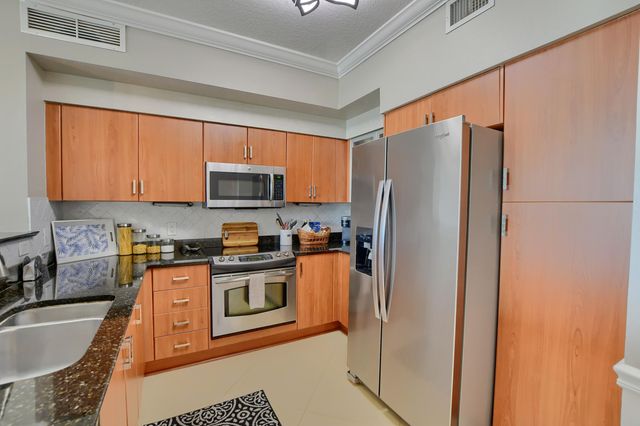 804 E Windward Way 603, Lantana, FL 33462