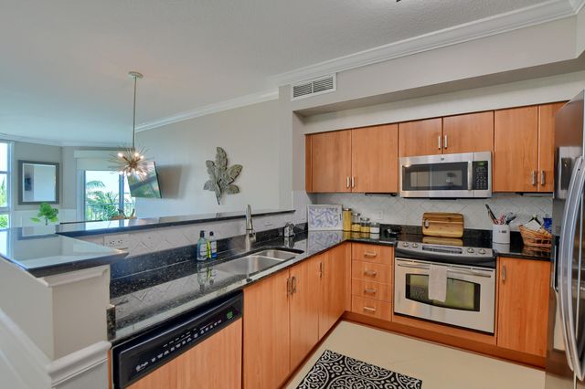 804 E Windward Way 603, Lantana, FL 33462