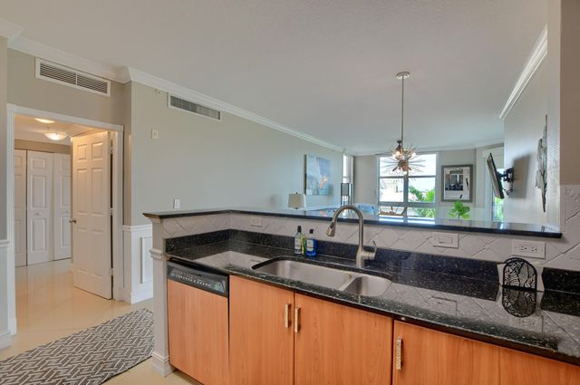 804 E Windward Way 603, Lantana, FL 33462