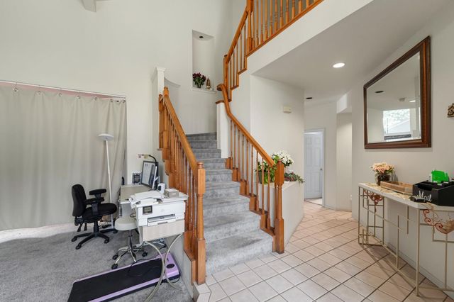 8662 Bluefield Way, Sacramento, CA 95823