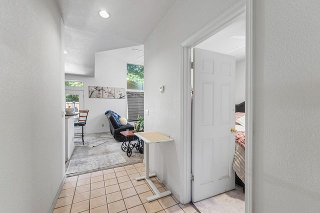 8662 Bluefield Way, Sacramento, CA 95823