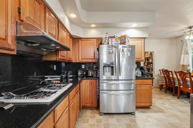 8662 Bluefield Way, Sacramento, CA 95823