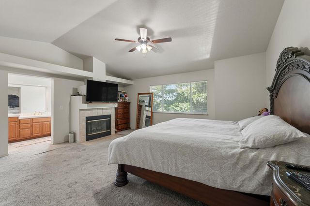 8662 Bluefield Way, Sacramento, CA 95823