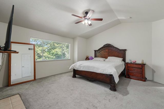 8662 Bluefield Way, Sacramento, CA 95823
