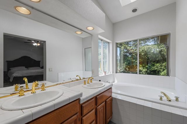 8662 Bluefield Way, Sacramento, CA 95823