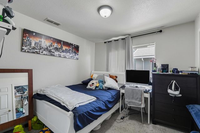 8662 Bluefield Way, Sacramento, CA 95823