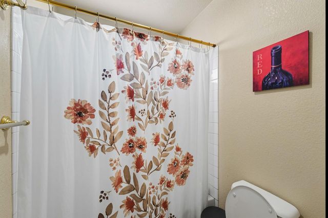 8662 Bluefield Way, Sacramento, CA 95823