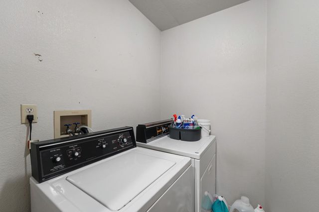 8662 Bluefield Way, Sacramento, CA 95823